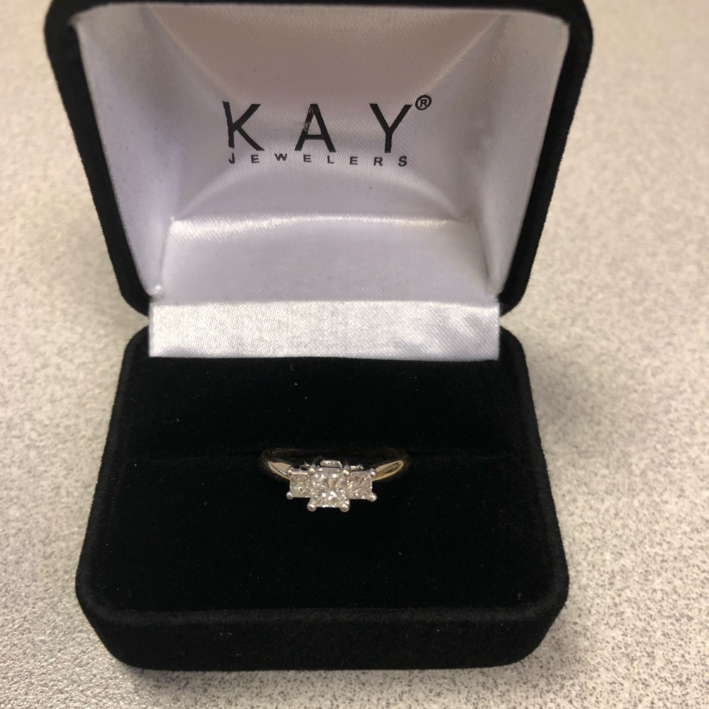3-Stone Yellow Gold Diamond Ring